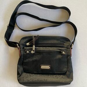 Baggallini Women’s Black Crossbody Bag with adjustable shoulder strap